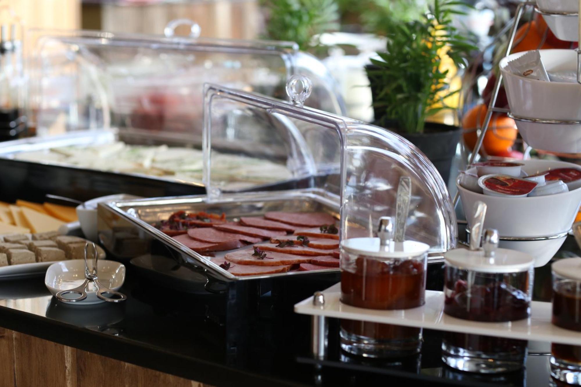 Serviced Designed Apartments By Urban Hotels 17 Tbilisi Buitenkant foto