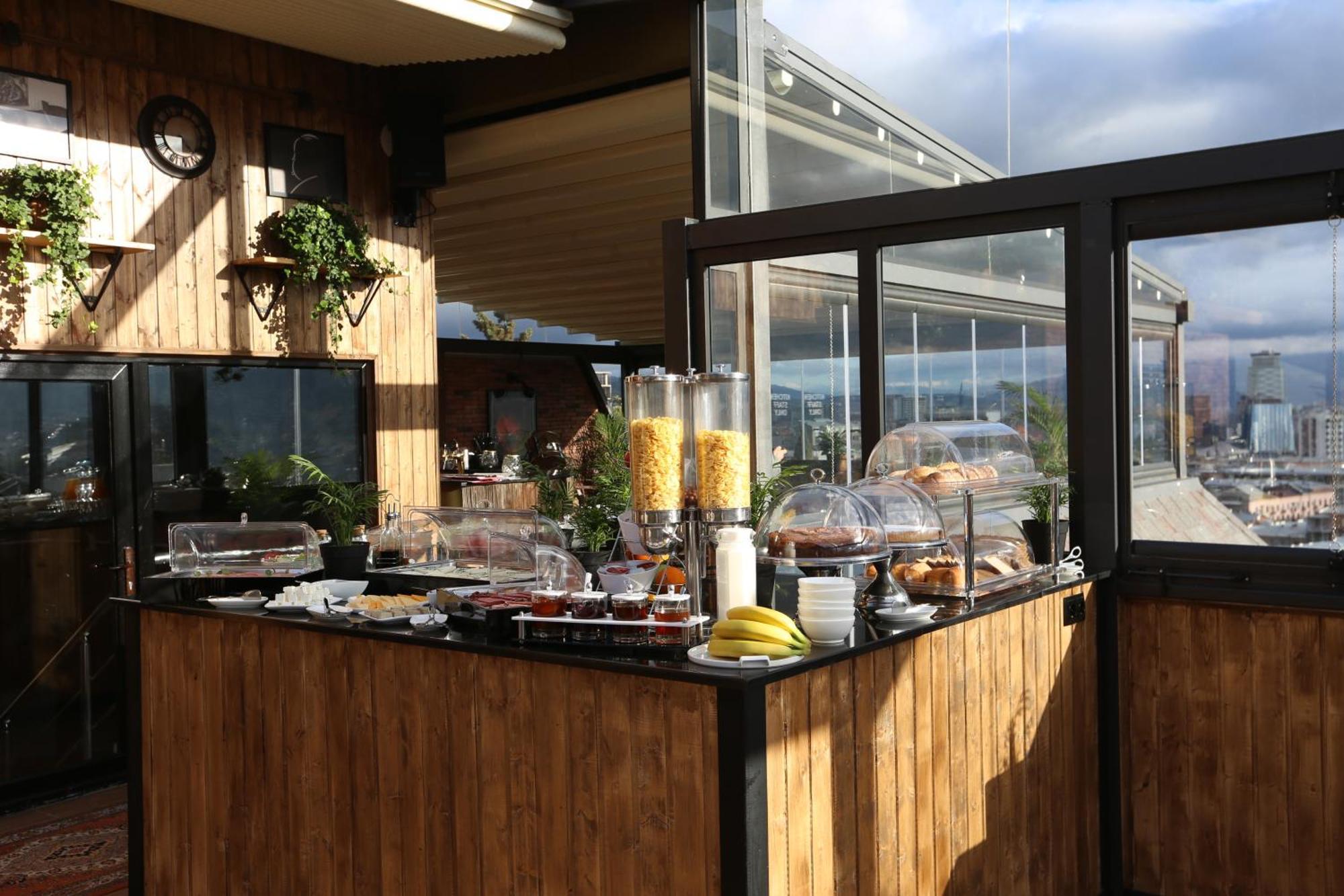 Serviced Designed Apartments By Urban Hotels 17 Tbilisi Buitenkant foto